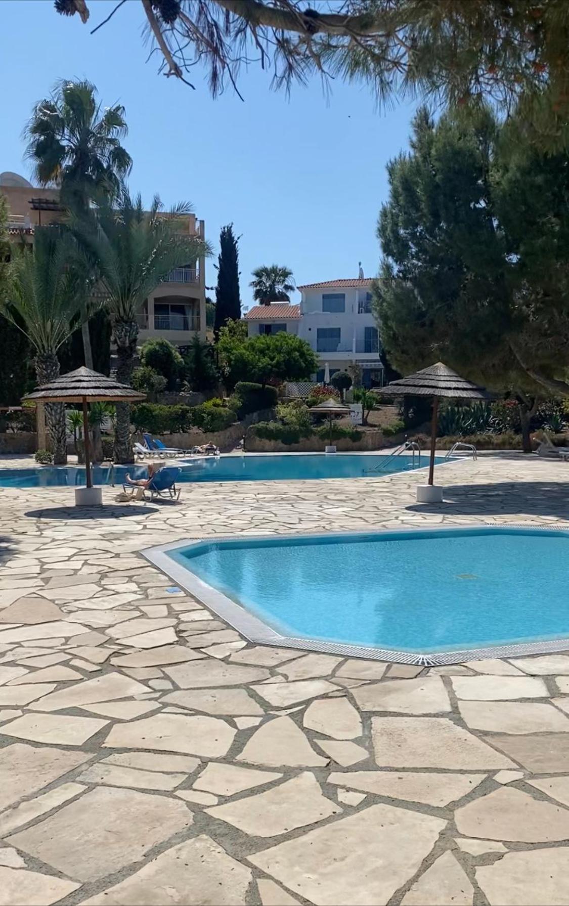 Newly Renovated- Regina Gardens 1, Venus Beach 500 M, Sea&Sunsets View, License Ooo7141 Paphos Buitenkant foto
