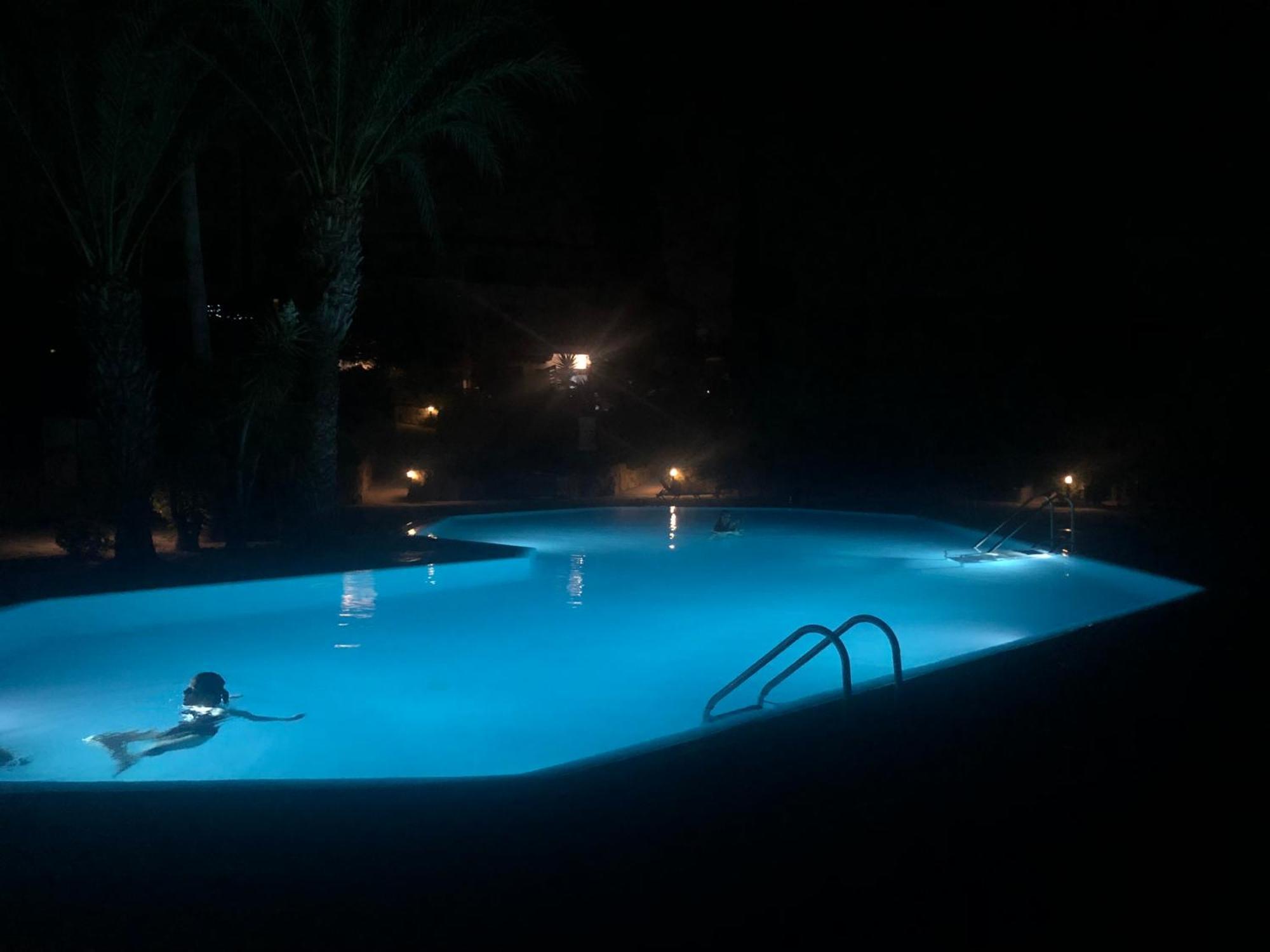 Newly Renovated- Regina Gardens 1, Venus Beach 500 M, Sea&Sunsets View, License Ooo7141 Paphos Buitenkant foto